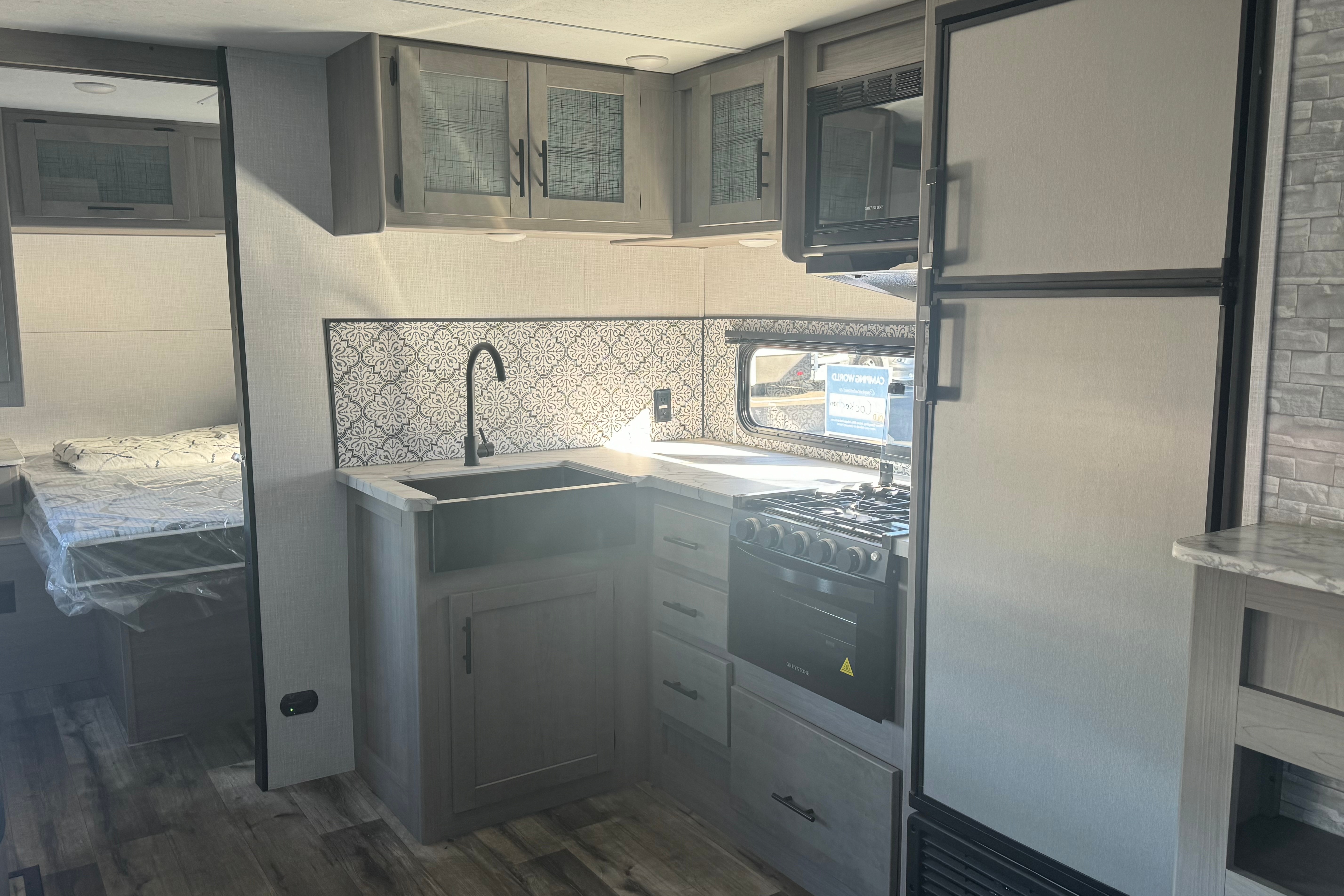 jimmy's Coleman 2835bh Travel Trailer