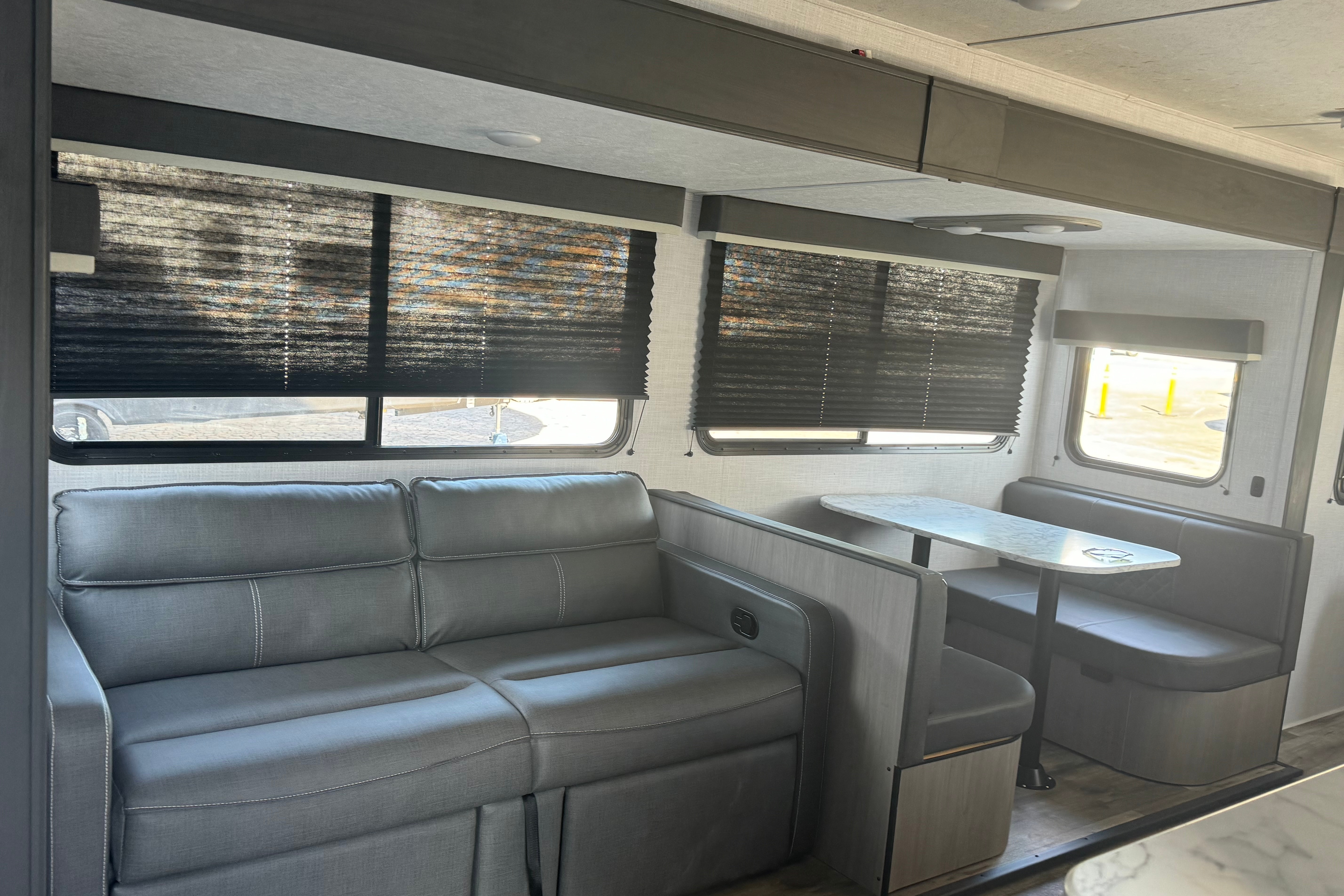 jimmy's Coleman 2835bh Travel Trailer