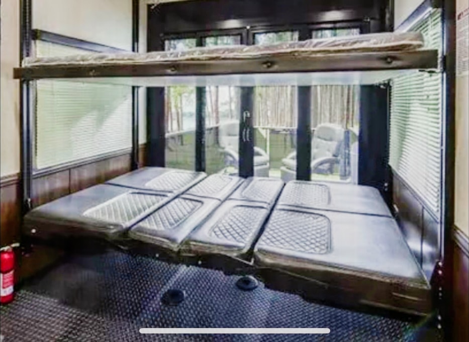 George's Cyclone  Fifth Wheel Delivered only 