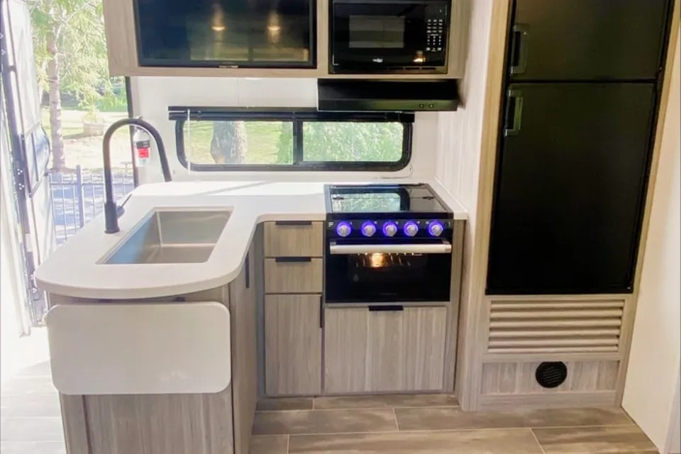 2021 Fully Loaded Family Keystone Travel Trailer