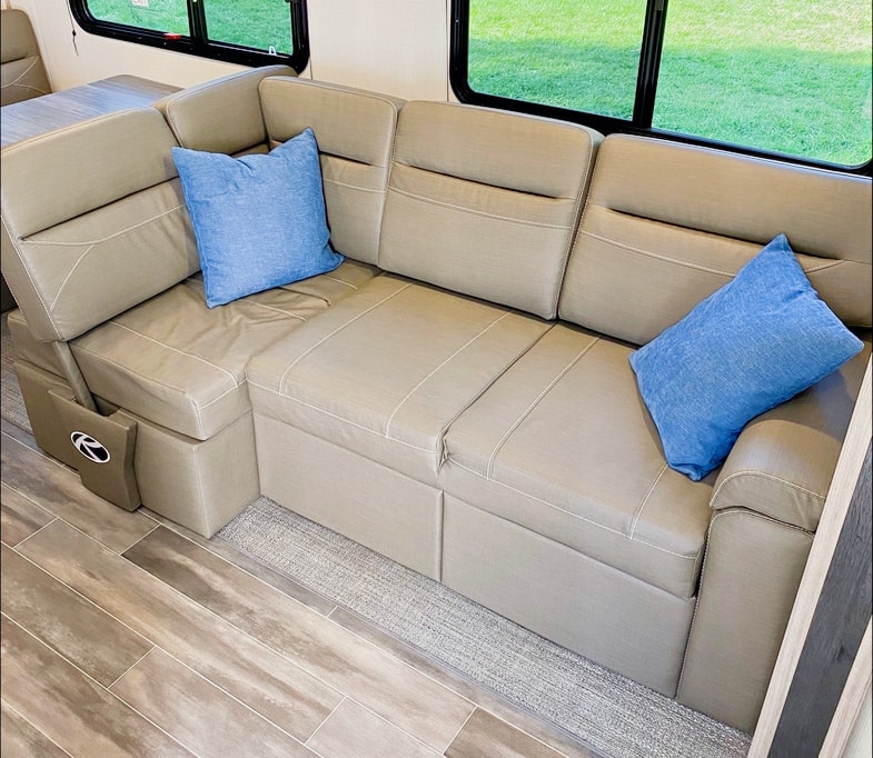 2021 Fully Loaded Family Keystone Travel Trailer