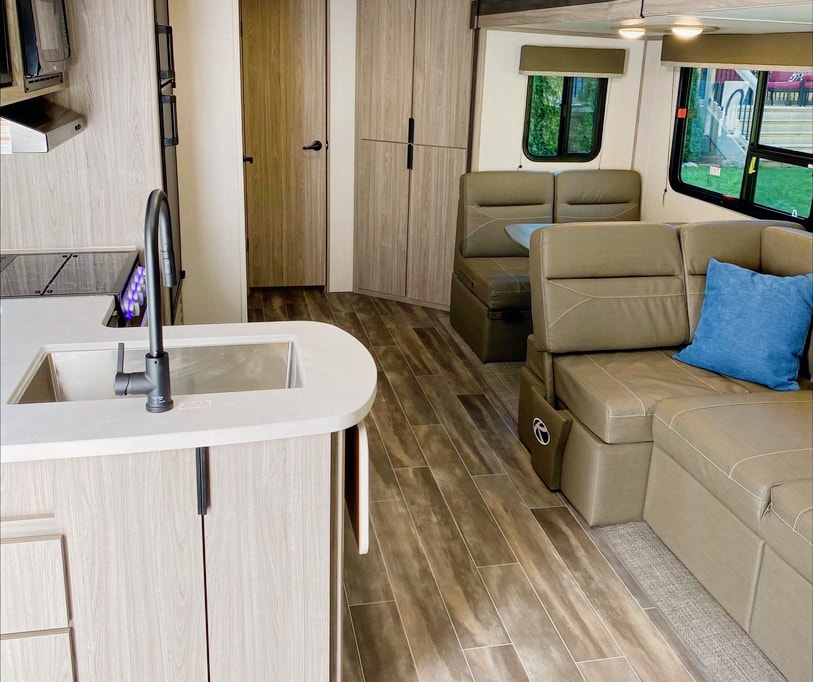 2021 Fully Loaded Family Keystone Travel Trailer