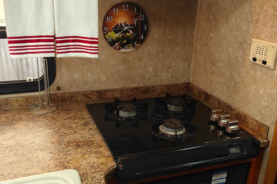Comfortable and Fun Gulf Stream Stream Lite Travel Trailer