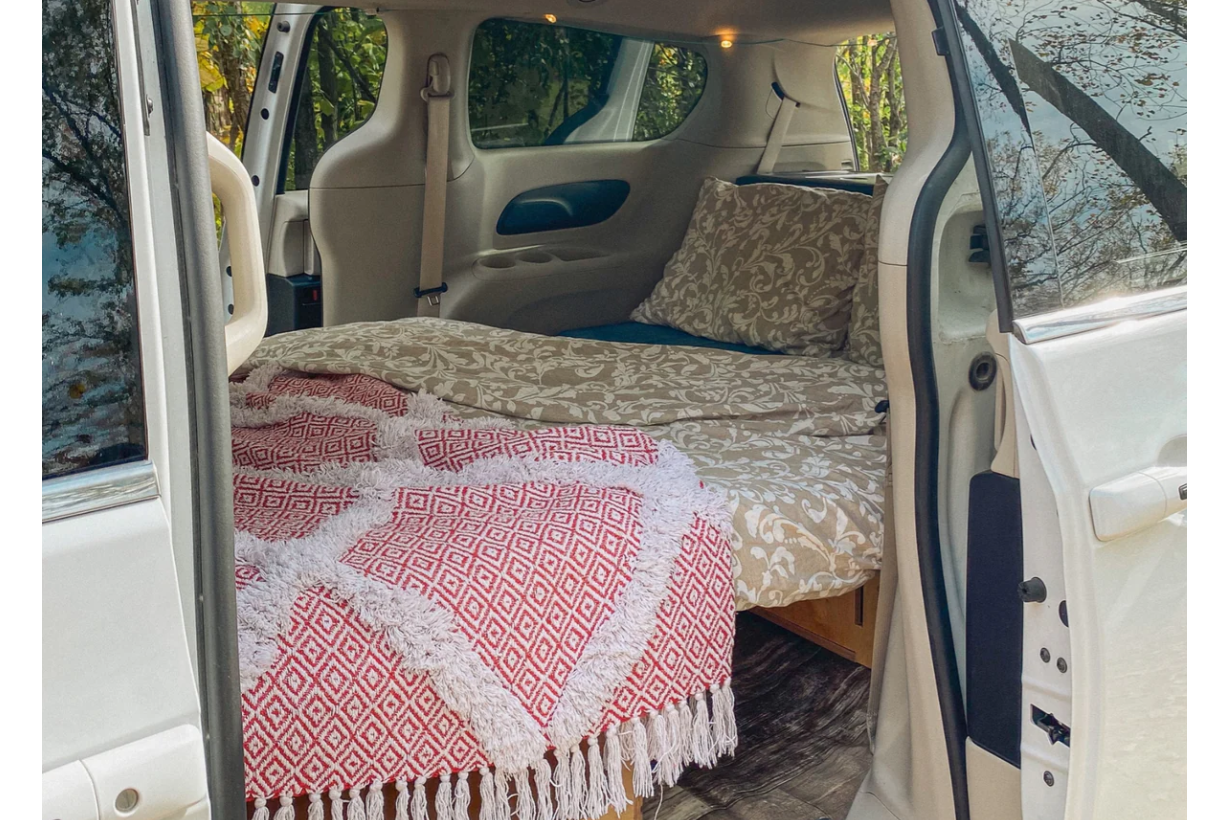 KK Camper minivan