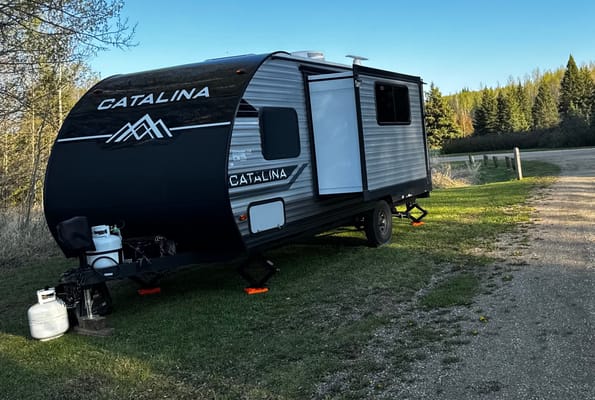 2024 Coachmen Catalina 184BHS • Off-Grid Family Bunkhouse w/ 300W Solar Lithium | Delivery & Setup