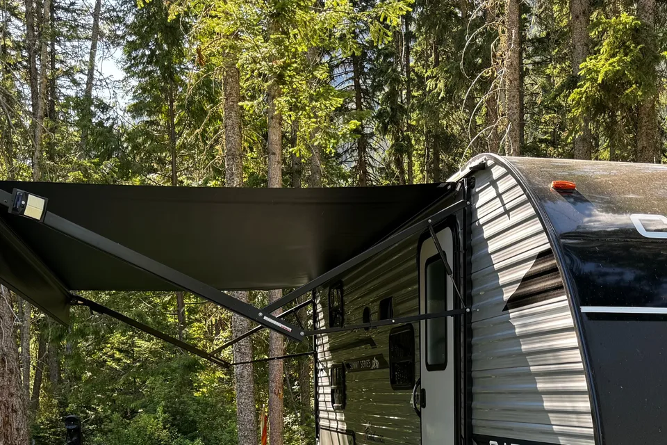2024 Coachmen Catalina 184BHS • Off-Grid Family Bunkhouse w/ 300W Solar Lithium | Delivery & Setup