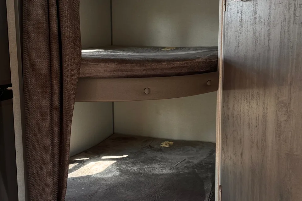 2024 Coachmen Catalina 184BHS • Off-Grid Family Bunkhouse w/ 300W Solar Lithium | Delivery & Setup