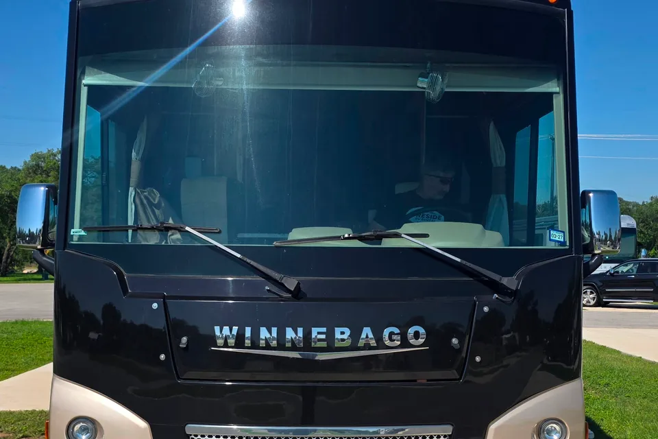 Meet "Nomad" - Winnebago Vista LX 2019