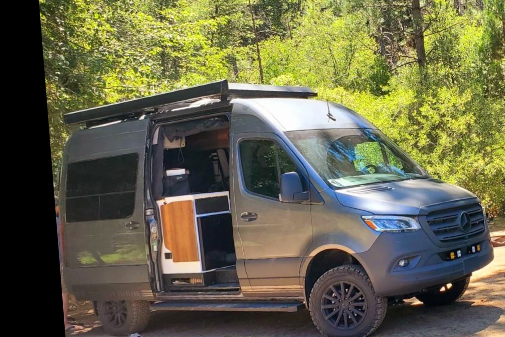 Storyteller Overland Stealth Mode 4x4
