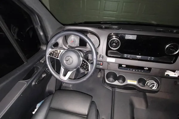 Storyteller Overland Stealth Mode 4x4