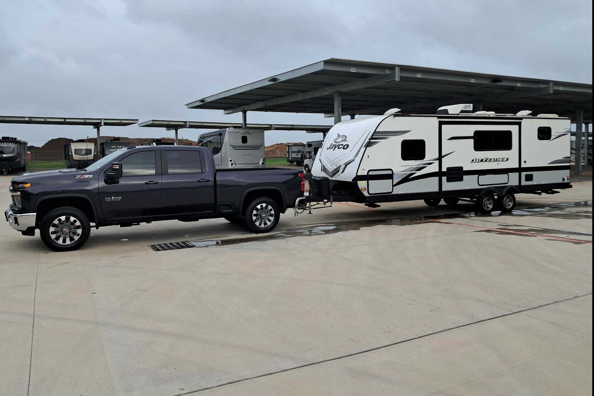 2022 Jayco Jay Feather 24BH Travel Trailer (Family Friendly Trailer)