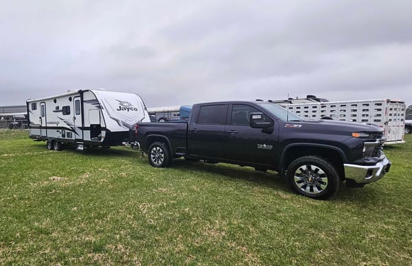 2022 Jayco Jay Feather 24BH Travel Trailer (Family Friendly Trailer)