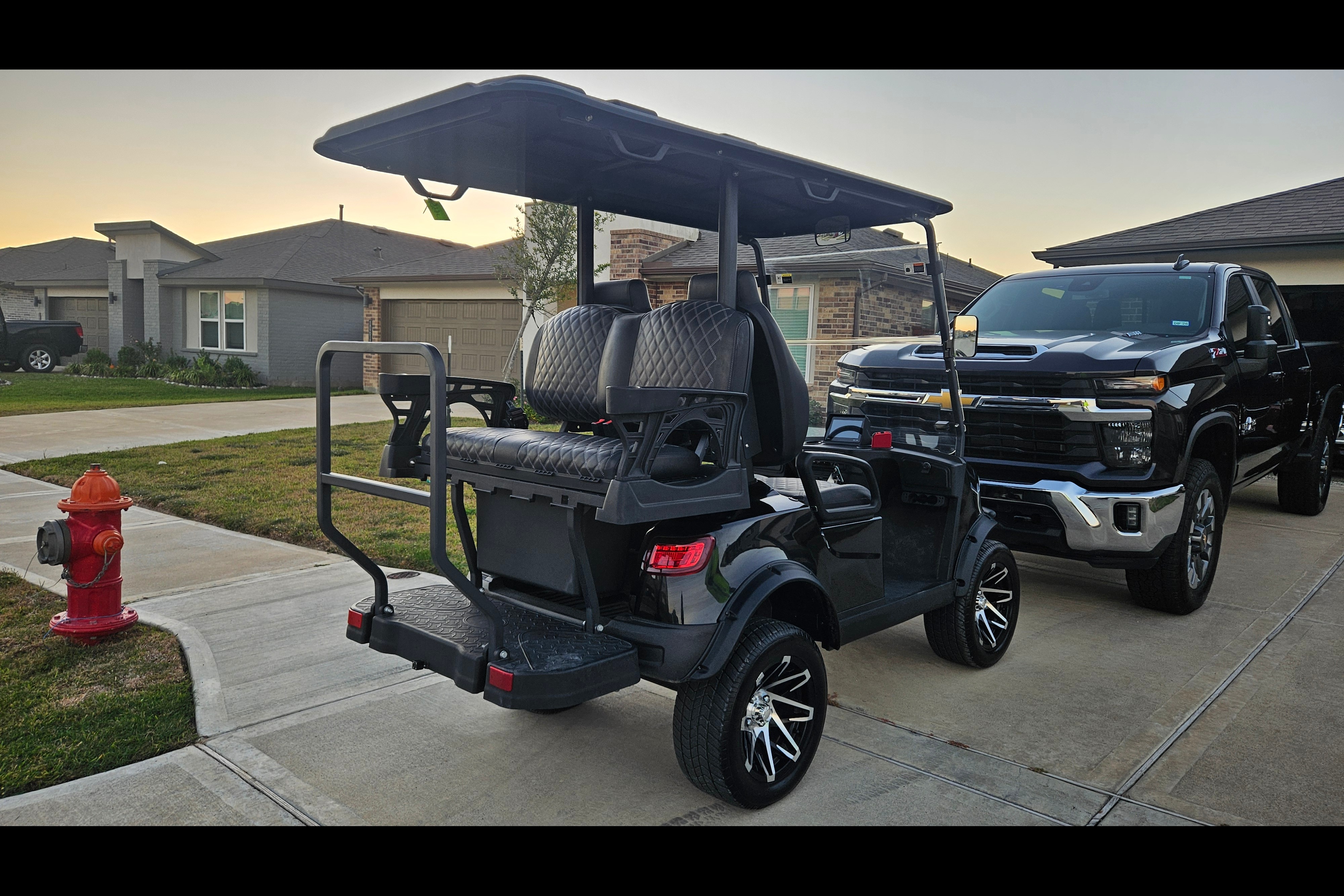 2022 Jayco Jay Feather 24BH Travel Trailer (Family Friendly Trailer)