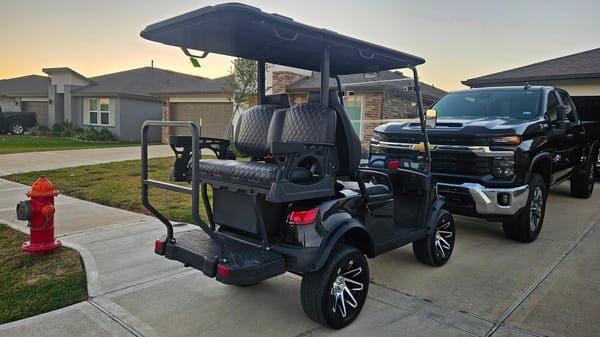 2022 Jayco Jay Feather 24BH Travel Trailer (Family Friendly Trailer)