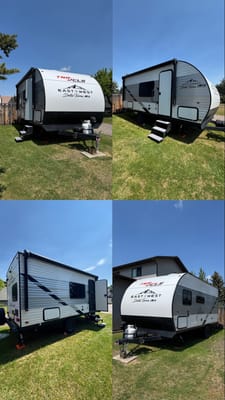 Miraflores' East to West Della terra le Travel Trailer