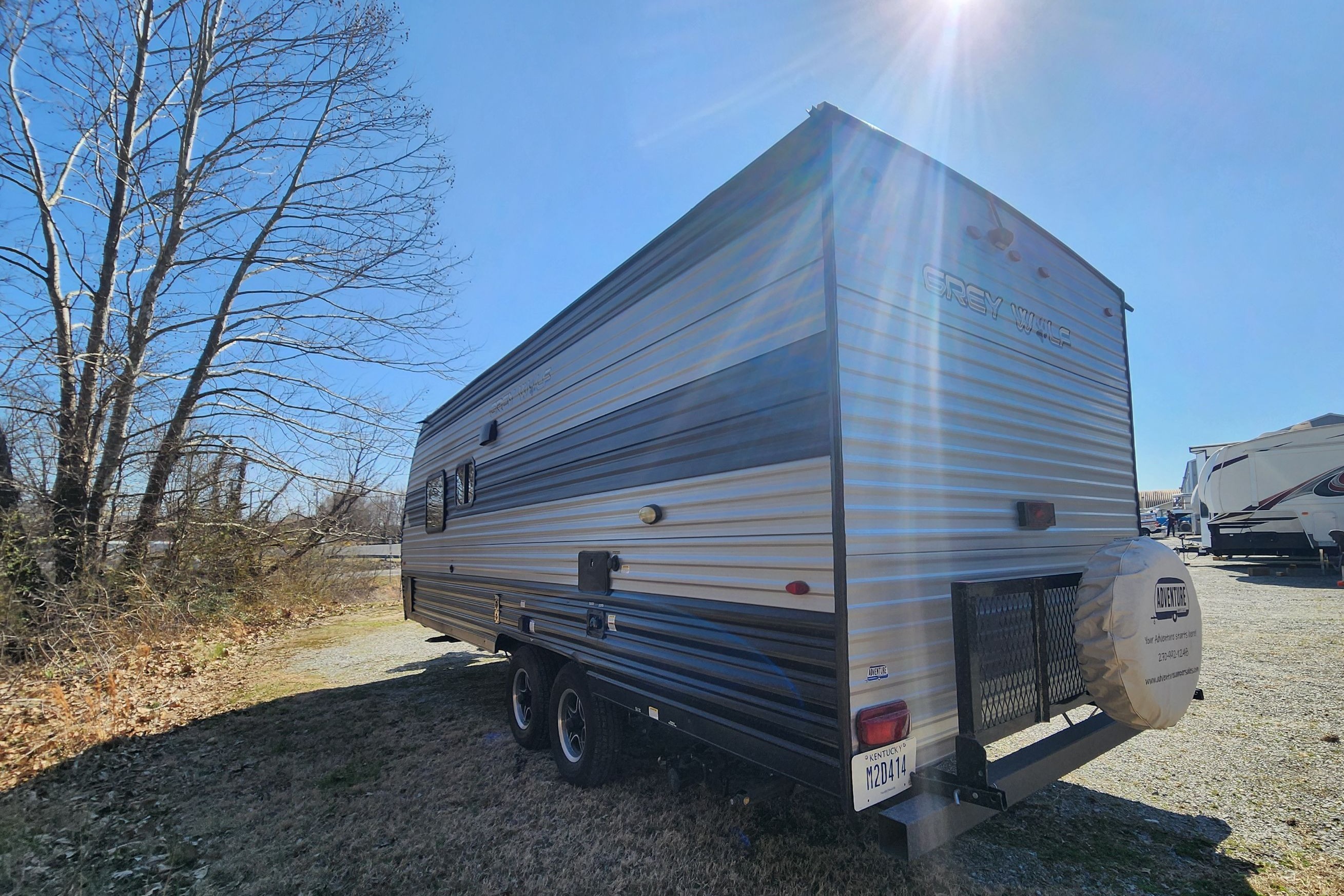 Rolling Retreats 2022 Cherokee Grey Wolf Travel Trailer