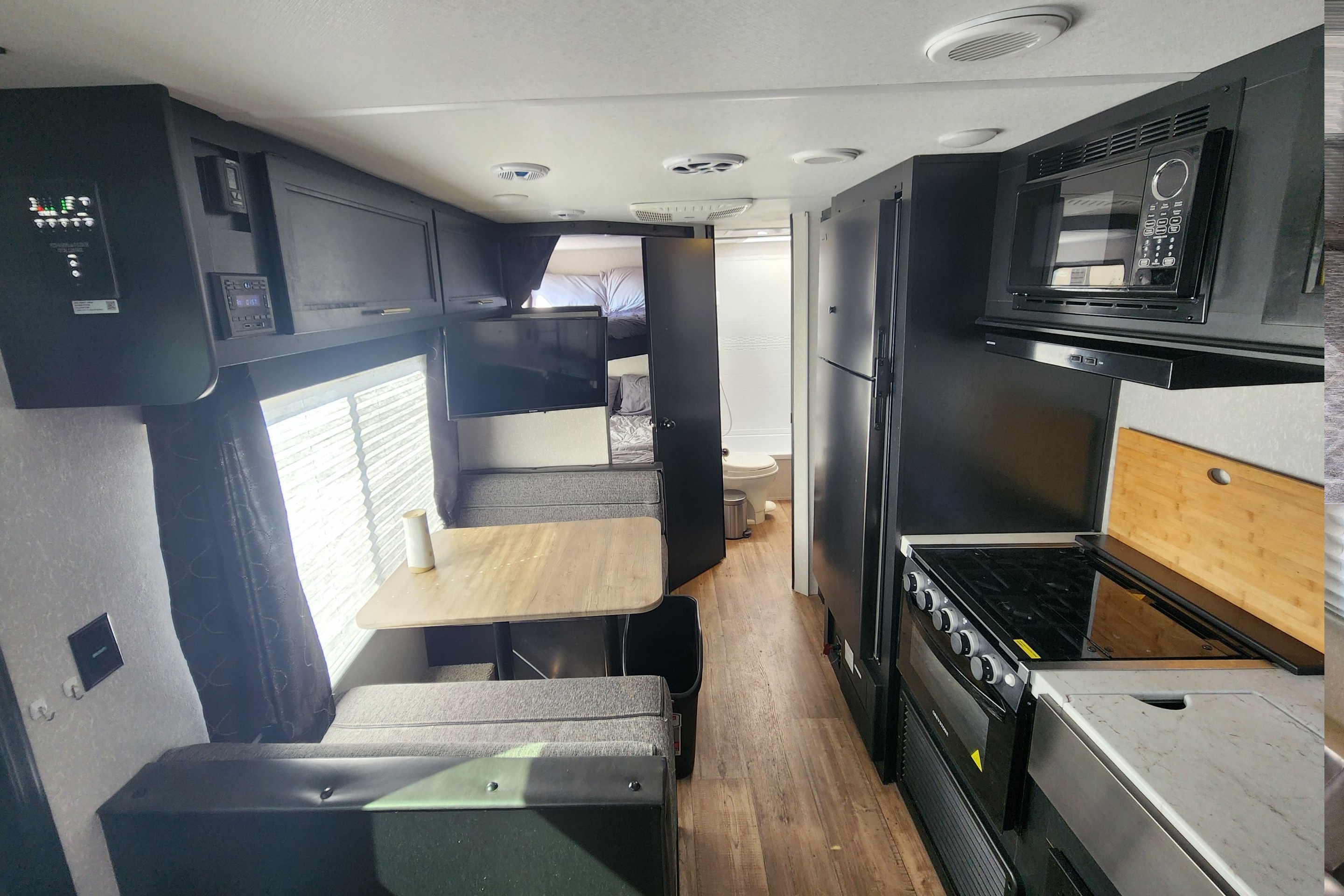 Rolling Retreats 2022 Cherokee Grey Wolf Travel Trailer