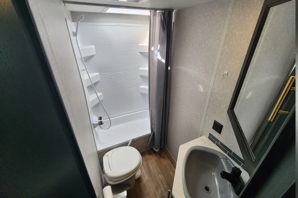 Rolling Retreats 2022 Cherokee Grey Wolf Travel Trailer