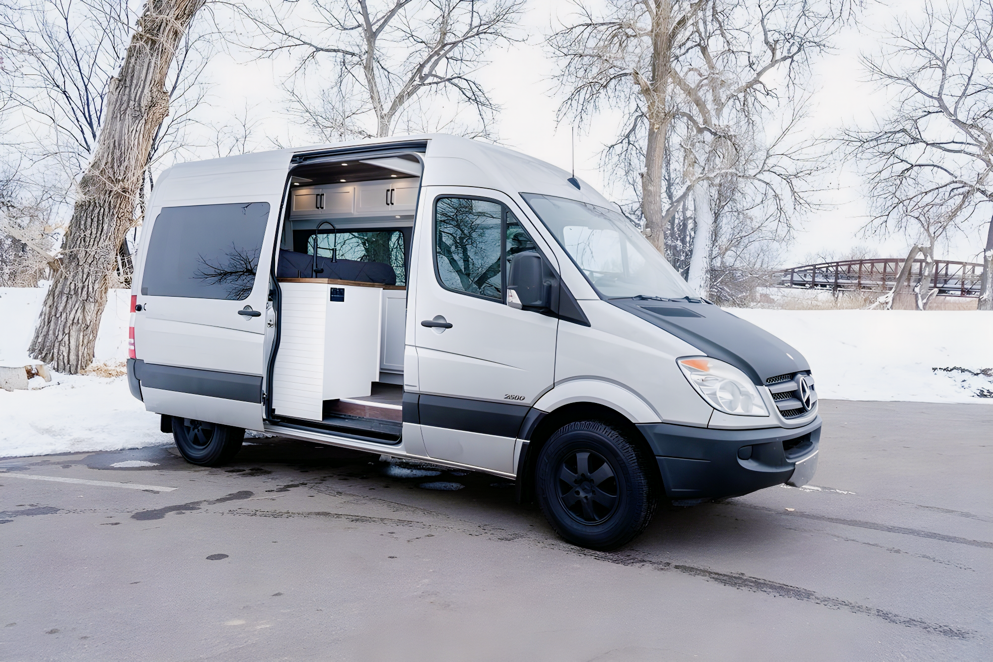 Mercedes-Benz 2500 Campervan