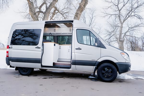 Mercedes-Benz 2500 Campervan