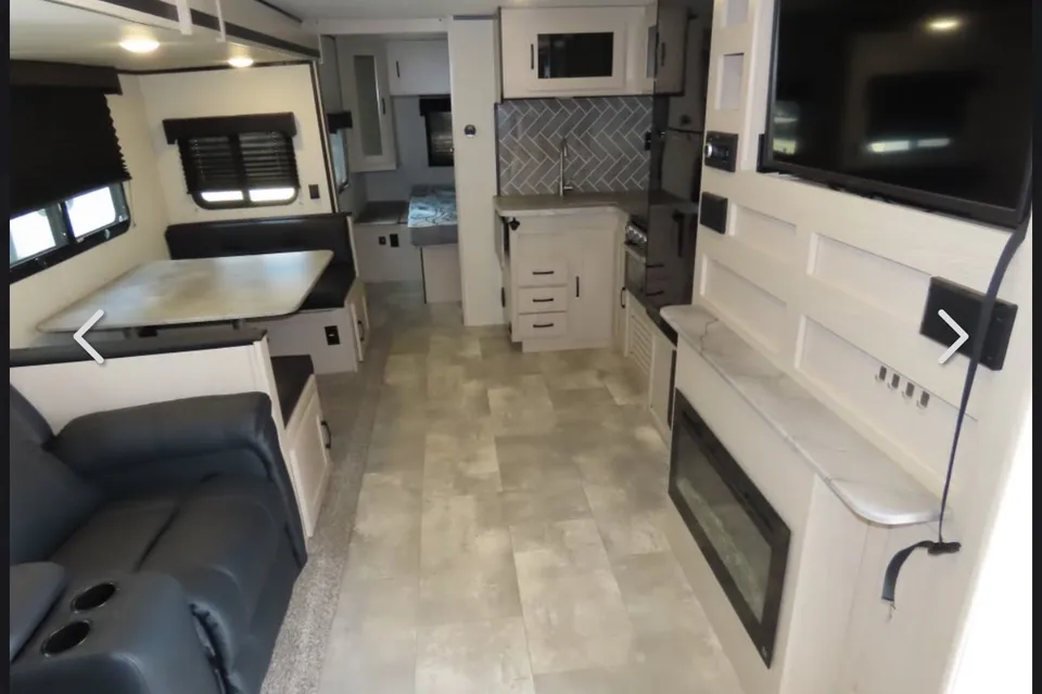 Jedi’s Coachmen Apex Travel Trailer
