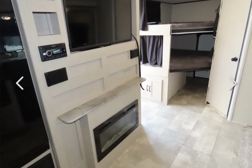 Jedi’s Coachmen Apex Travel Trailer