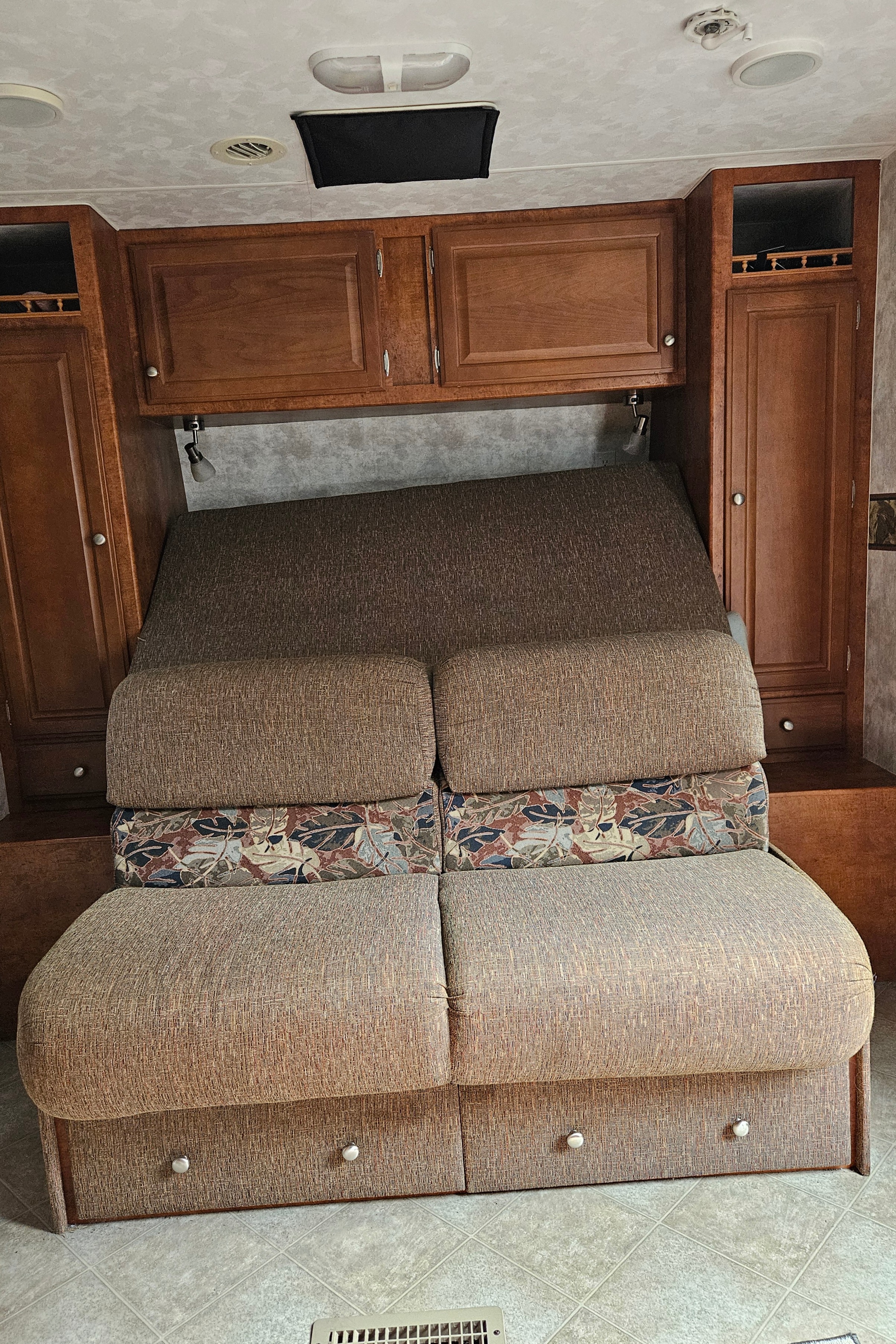 Vancouver Island Dog-Friendly 27ft Tango | Perfect for Camping & Dog Shows