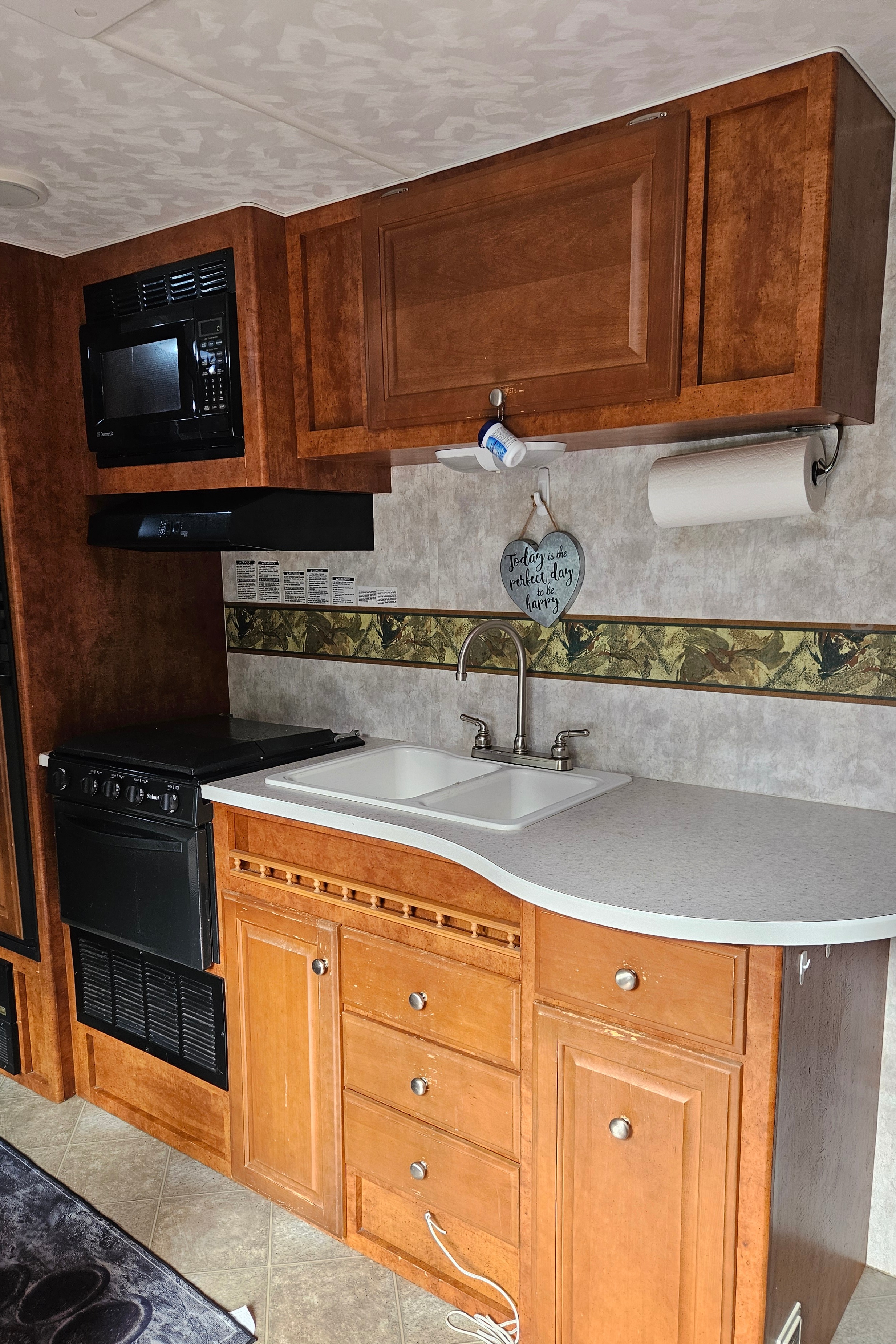 Vancouver Island Dog-Friendly 27ft Tango | Perfect for Camping & Dog Shows