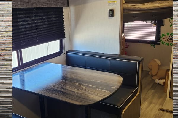 Heartland Pioneer with toy room! SUPER CLEAN