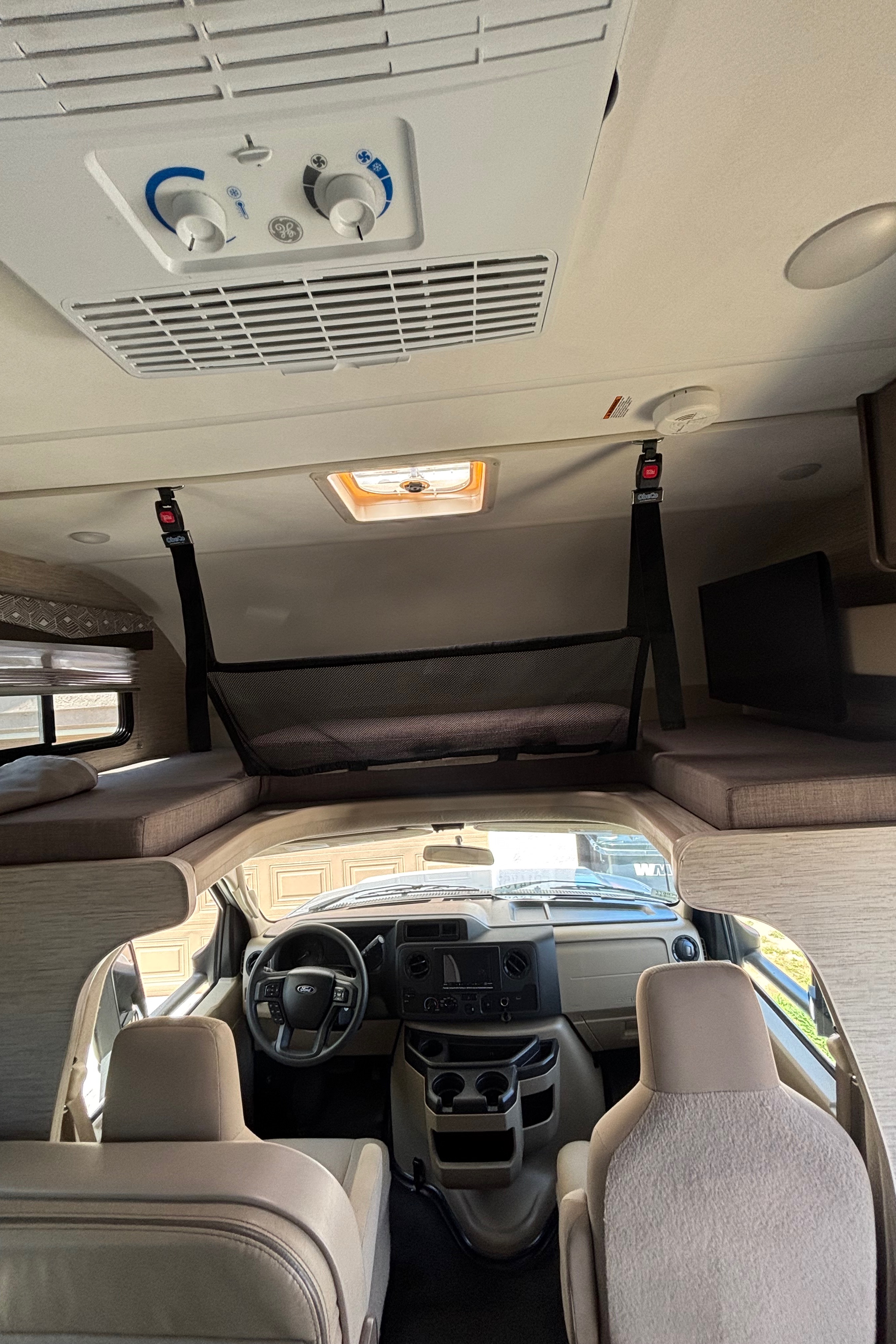 Beautiful 2024 Thor Four Wind 22e