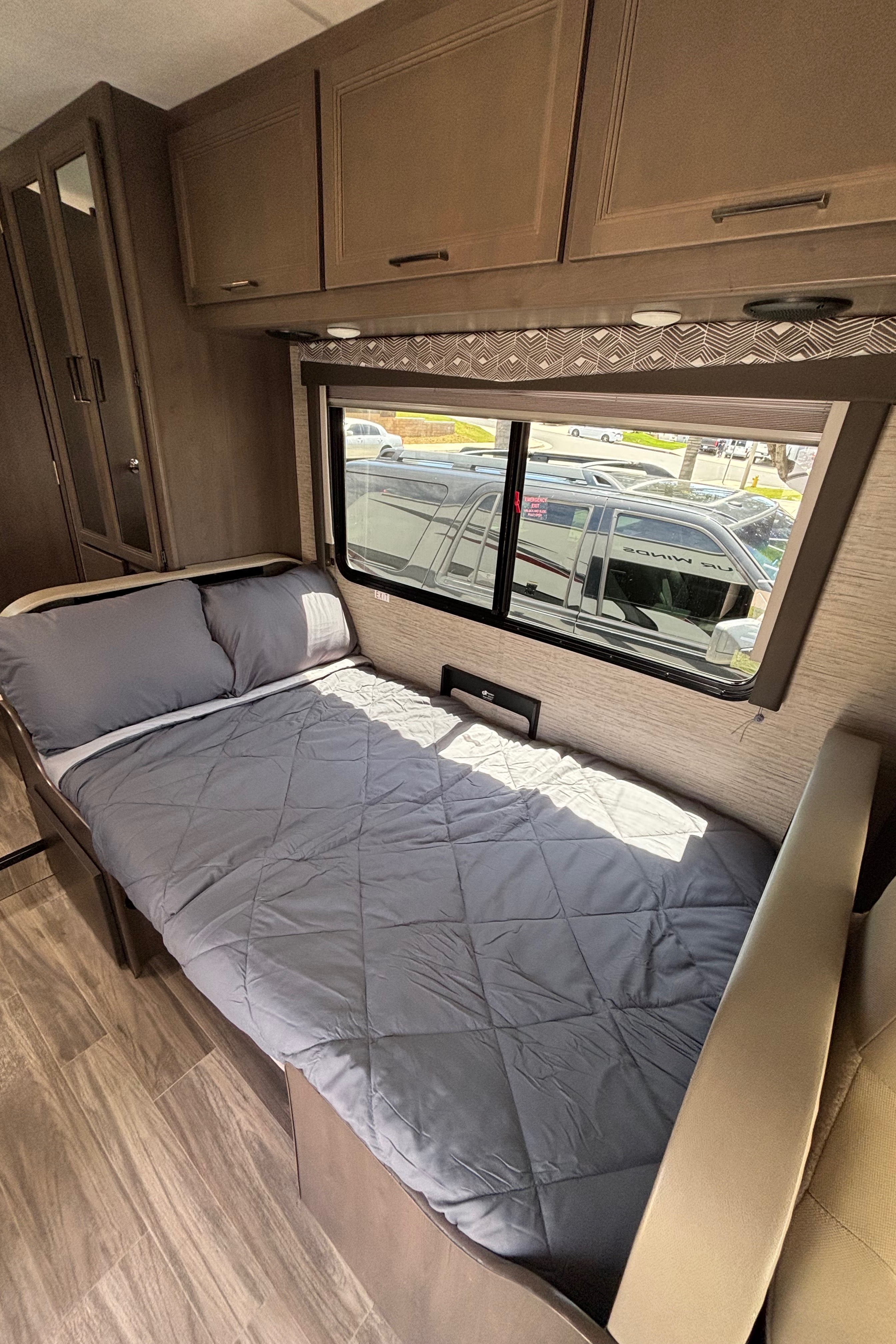 Beautiful 2024 Thor Four Wind 22e