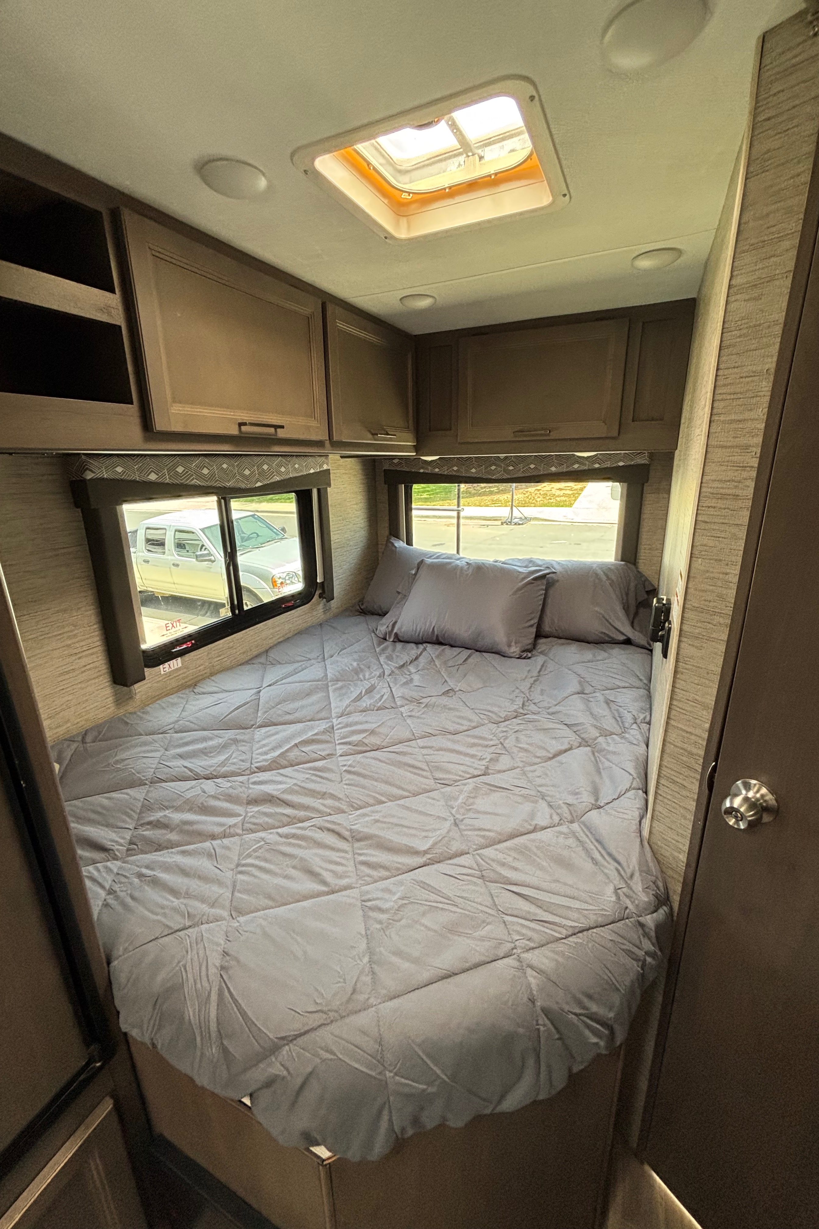 Beautiful 2024 Thor Four Wind 22e