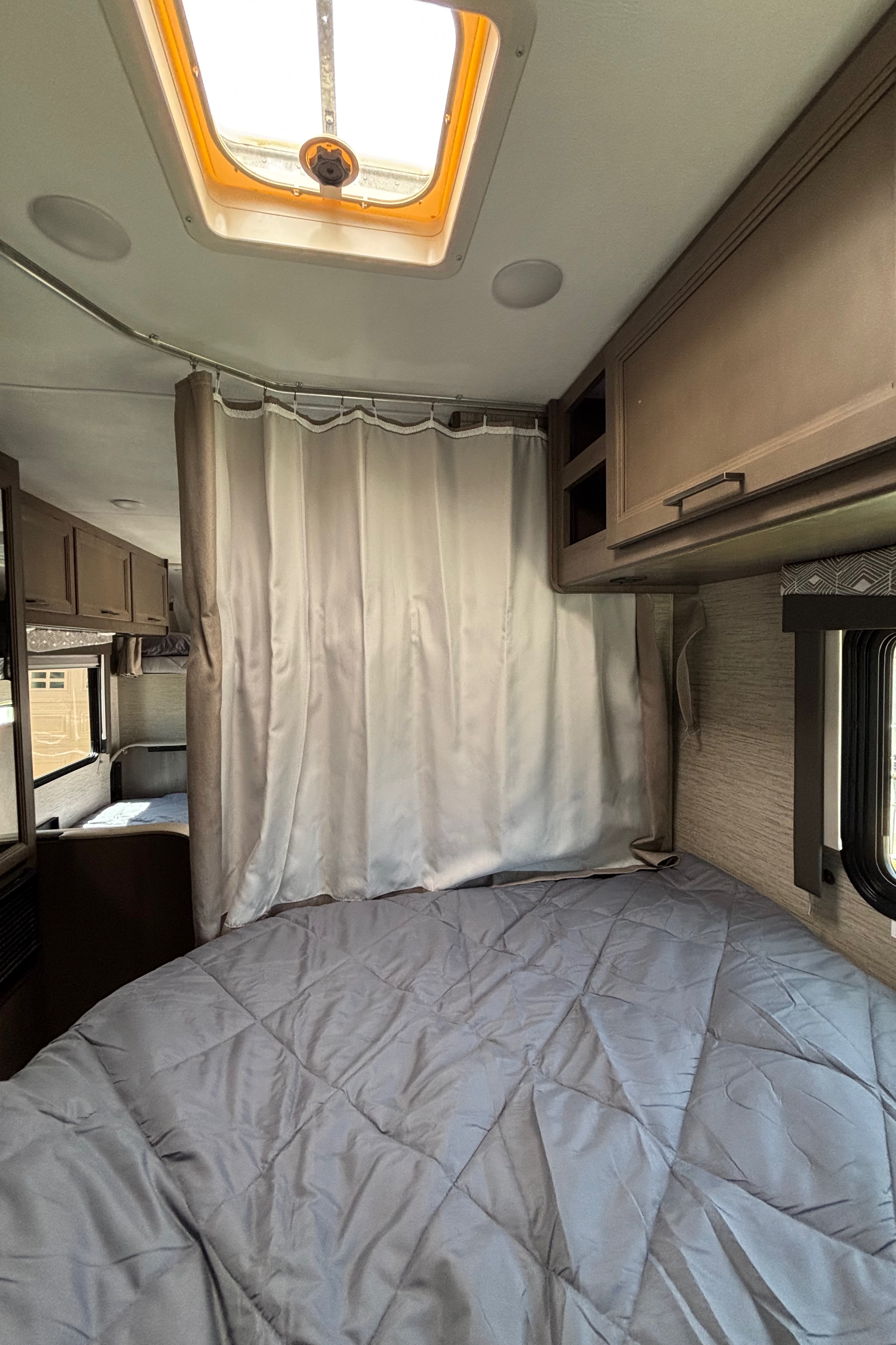 Beautiful 2024 Thor Four Wind 22e