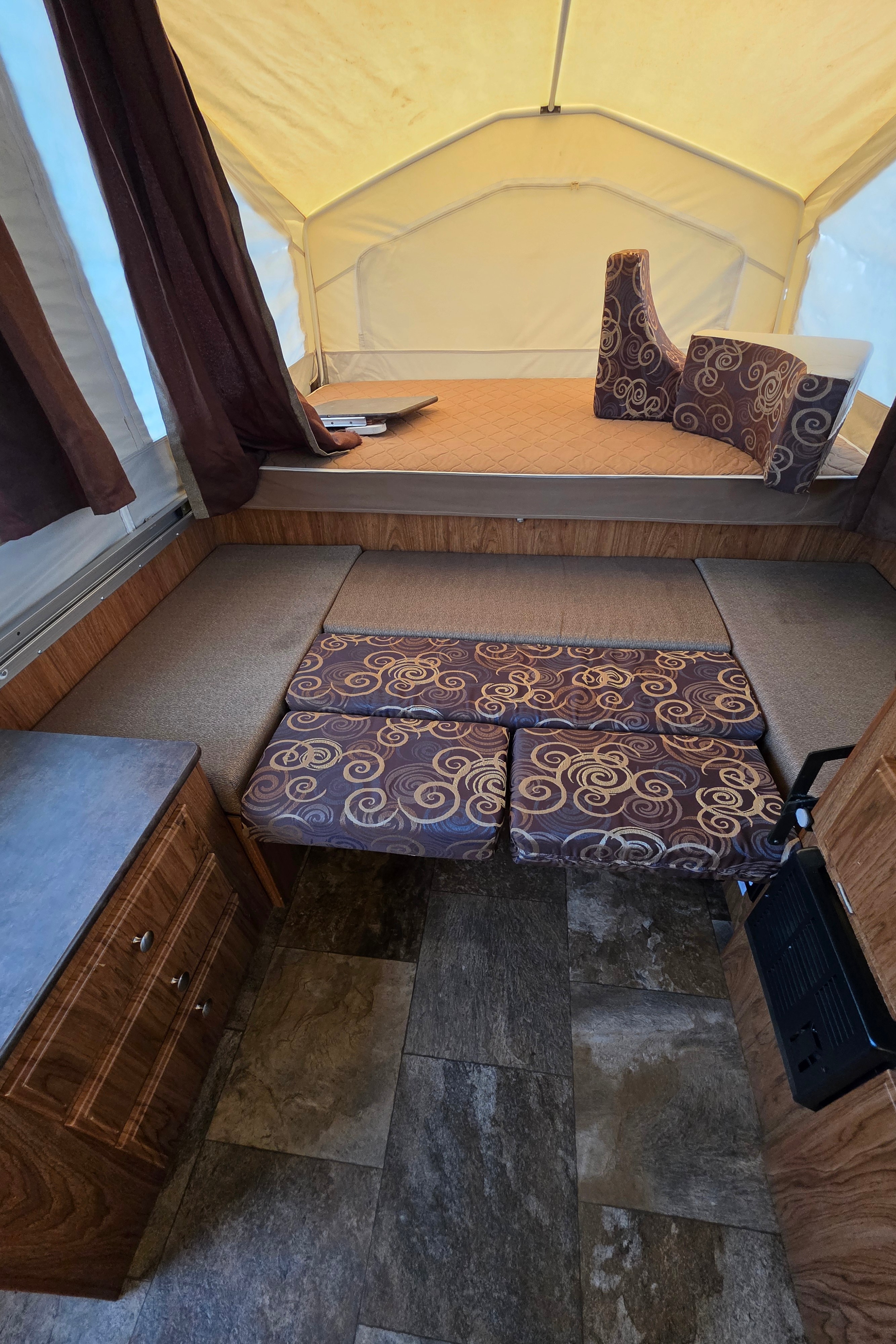 The Happy Camper -family-friendly Rockwood Freedom Pop-up trailer