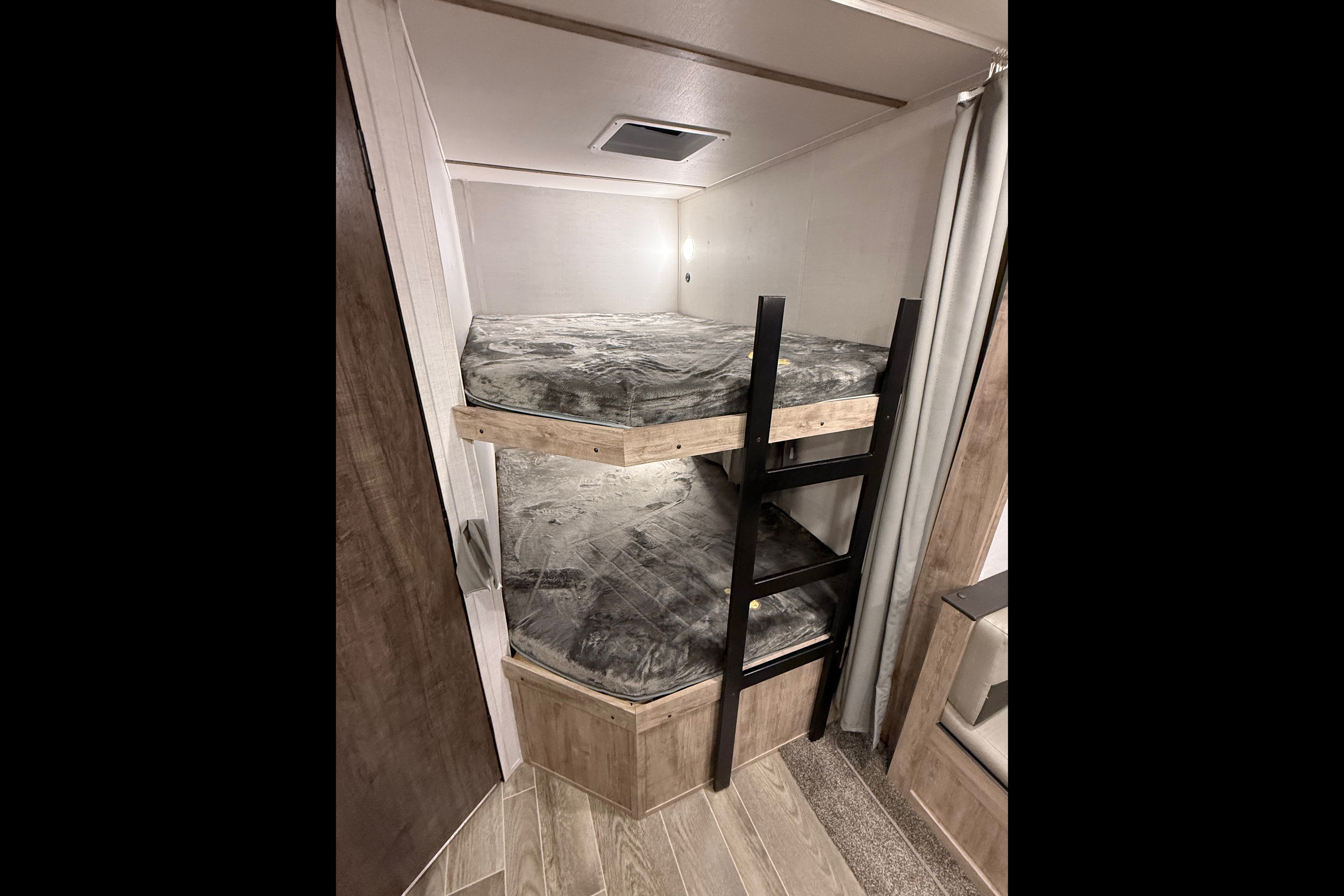 Gulf Stream Ameri-Lite 268BH