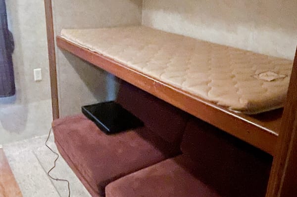George's Keystone M31bhpr Travel Trailer