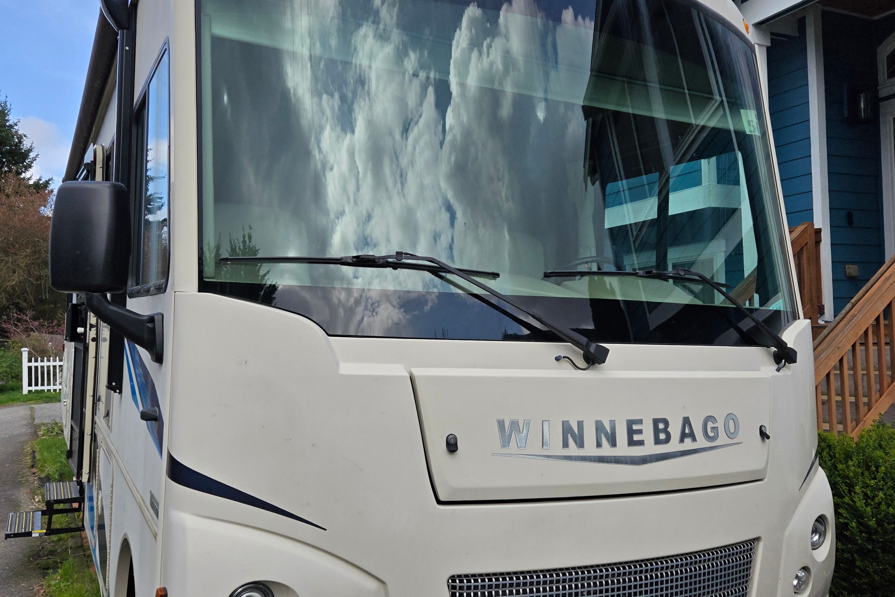 D's Winnebago Sunstar Class A