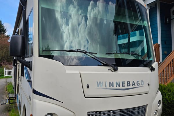 D's Winnebago Sunstar Class A