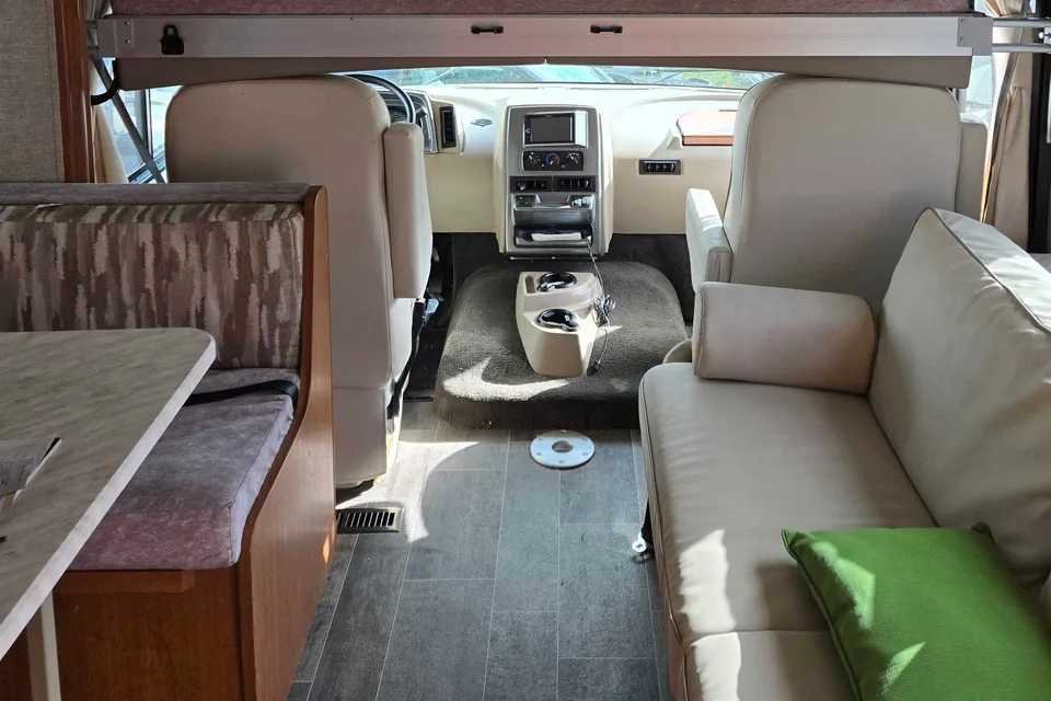 D's Winnebago Sunstar Class A
