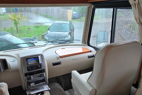 D's Winnebago Sunstar Class A