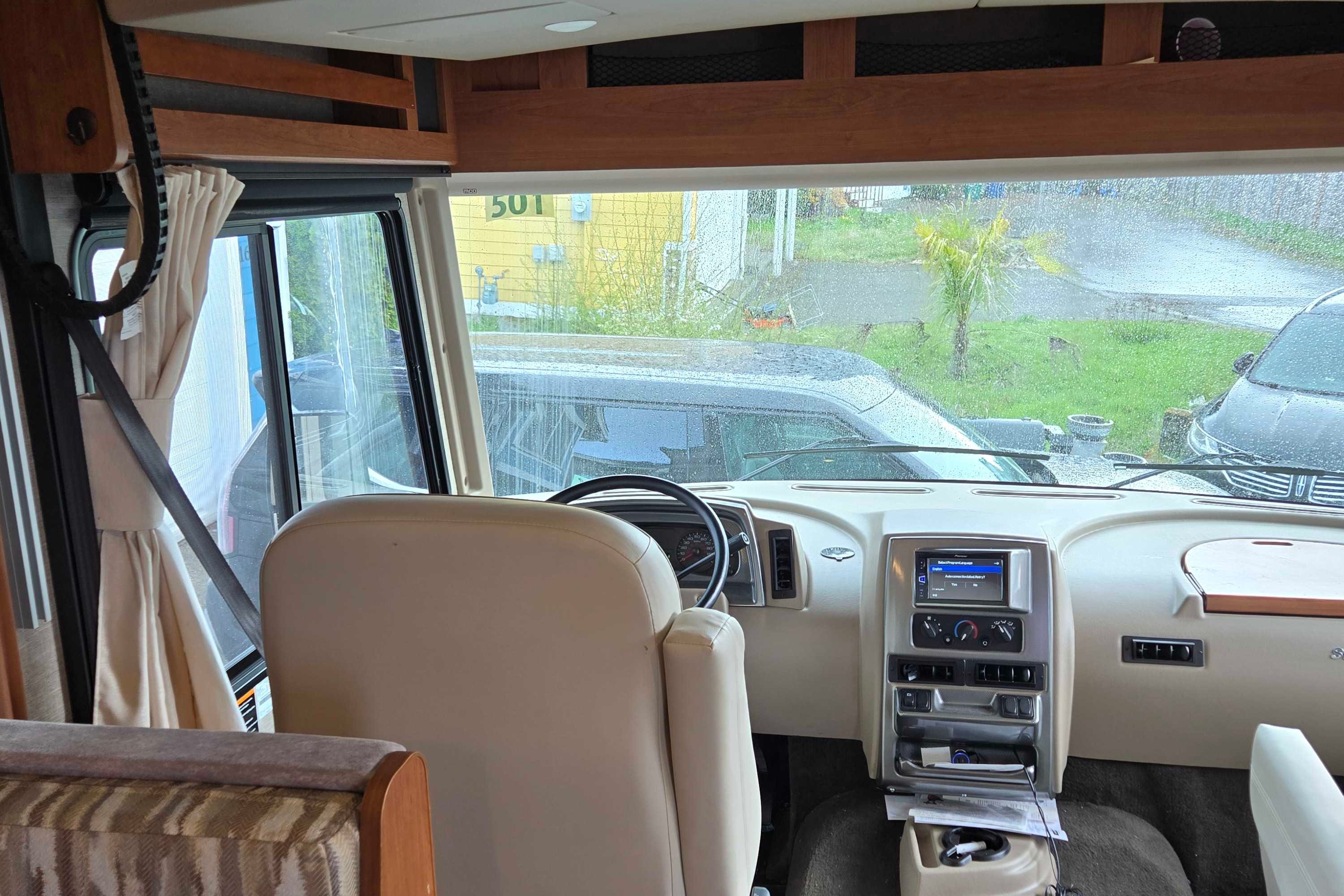D's Winnebago Sunstar Class A