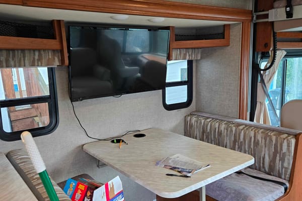 D's Winnebago Sunstar Class A