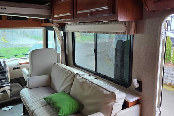 D's Winnebago Sunstar Class A
