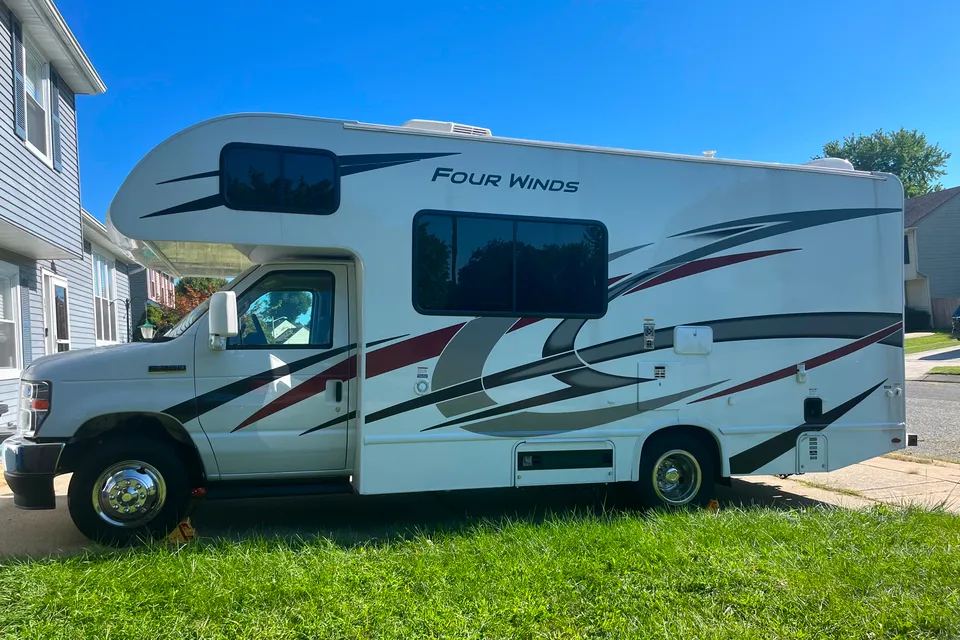 Big Adventures, Easy Driving-Your Class C Getaway Awaits!