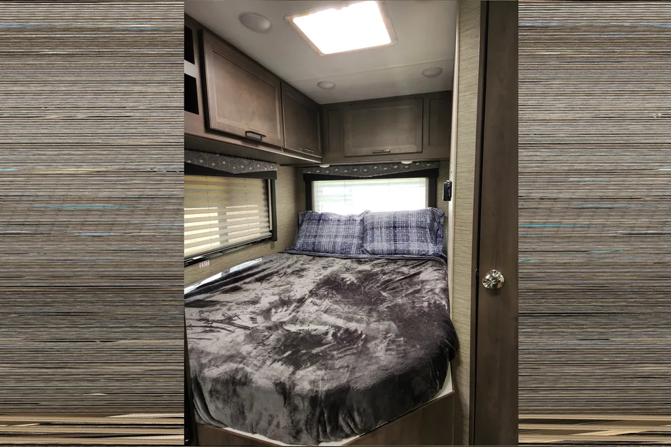 Big Adventures, Easy Driving-Your Class C Getaway Awaits!