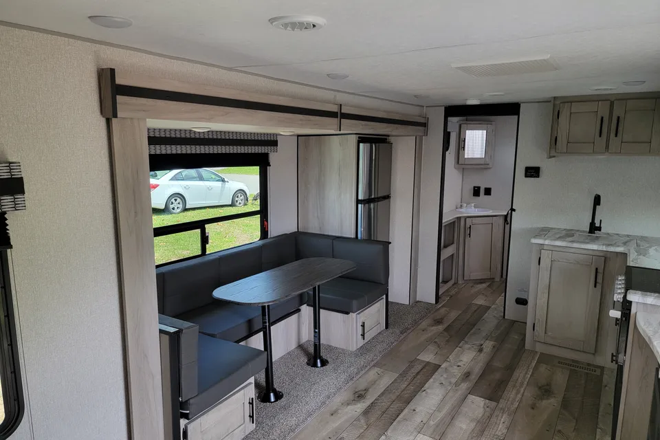 Victor's KZ Connect  C281bhse Travel Trailer