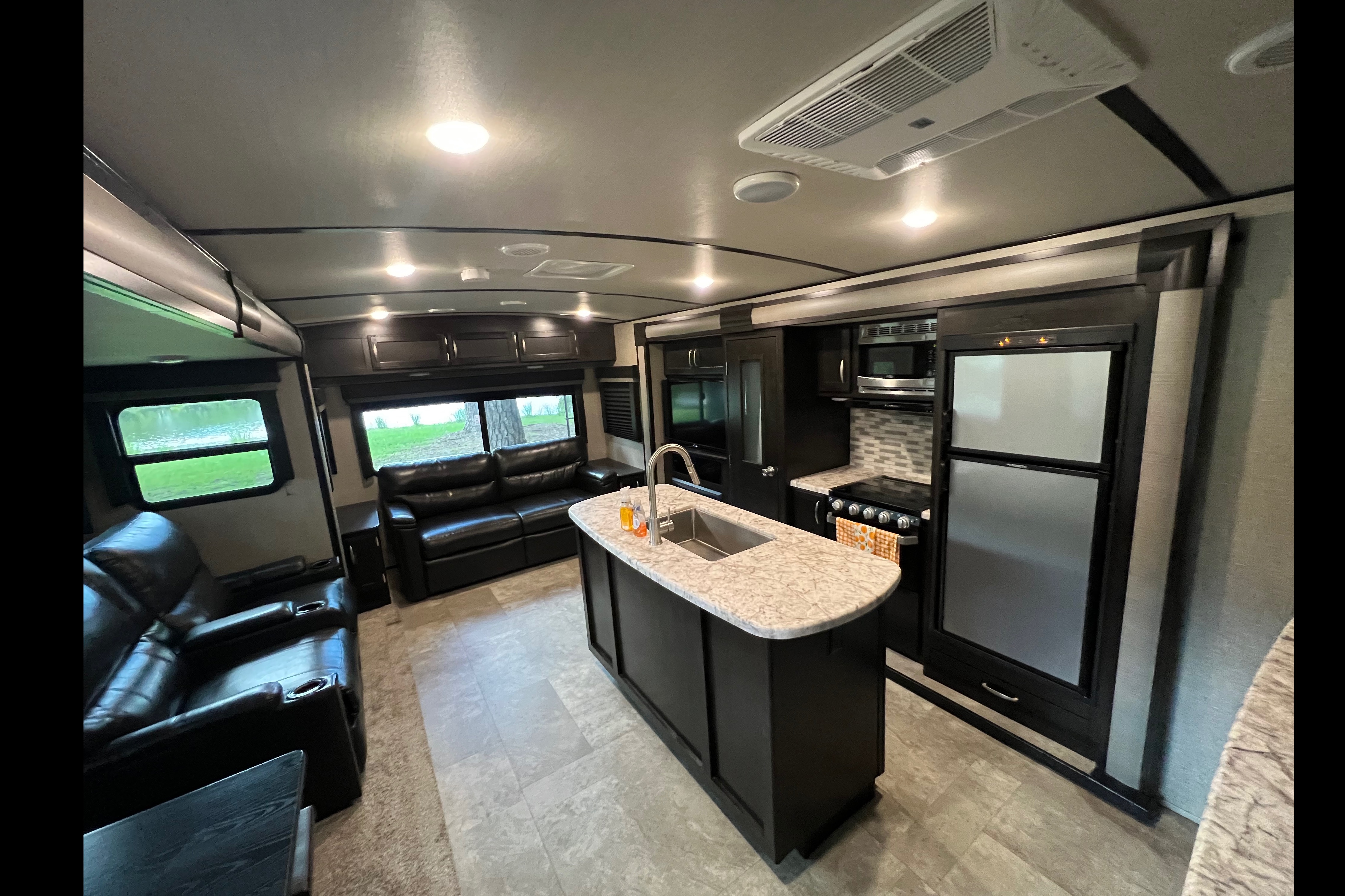Grand Design Imagine 2970RL Travel Trailer