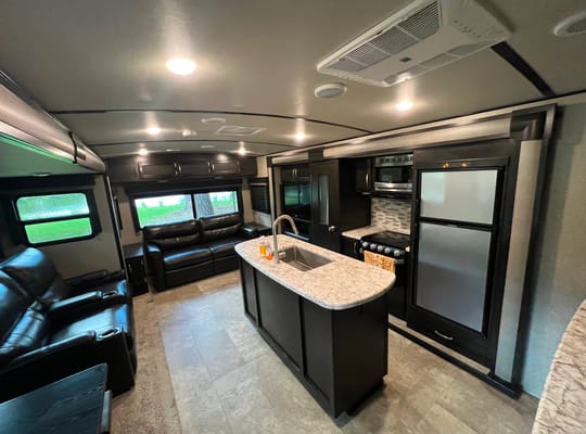 Grand Design Imagine 2970RL Travel Trailer