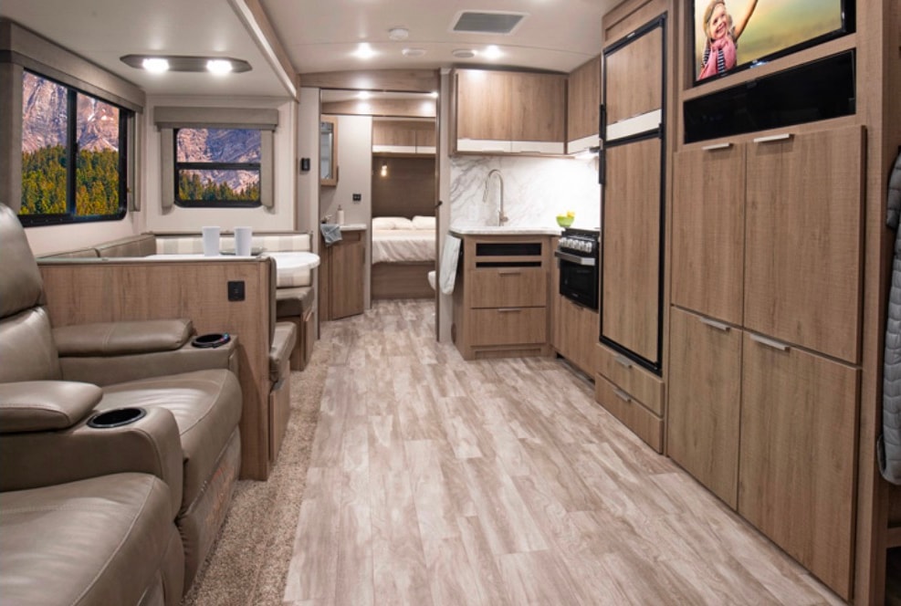 Kahrin's Grand Design Imagine 3170BH Travel Trailer -linens provided