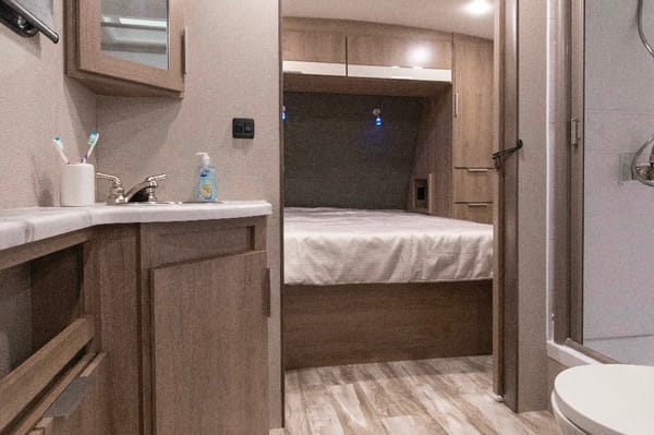 Kahrin's Grand Design Imagine 3170BH Travel Trailer -linens provided